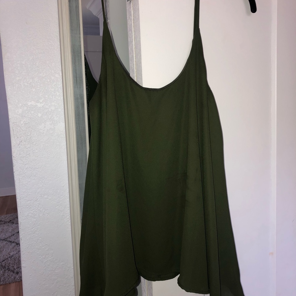 Flowy tank
